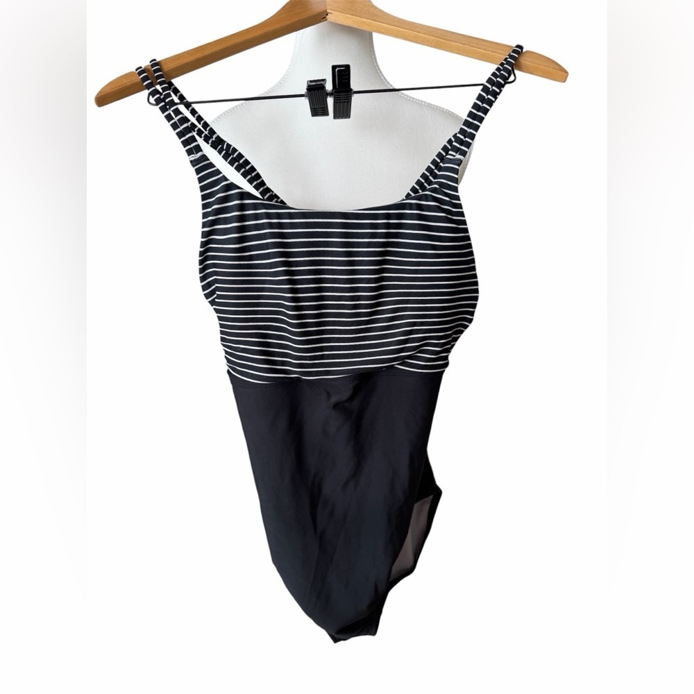 Speedo Black & White Stripe One-Piece Swimsuit Open Back Size 12